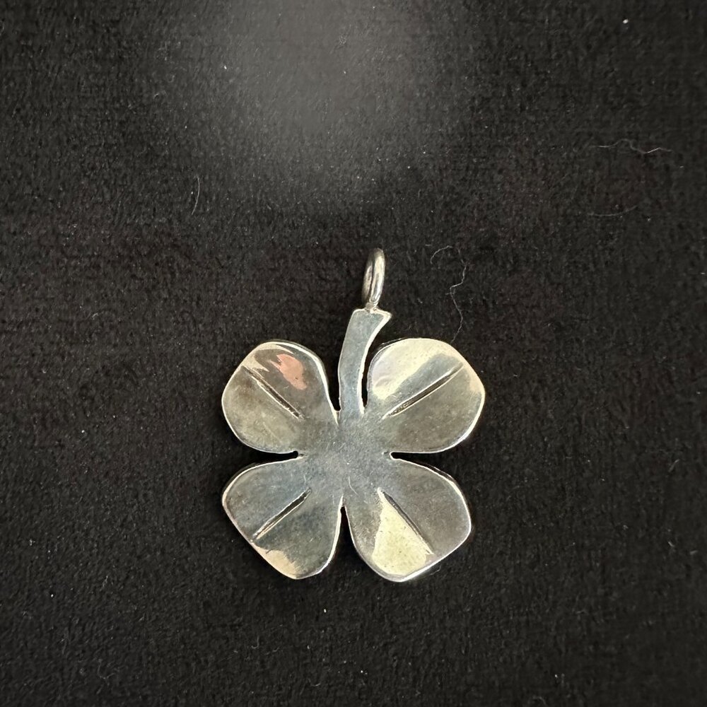 Sterling silver lucky four leaf clover pendant made from US silver quarter - Picture 3 of 3